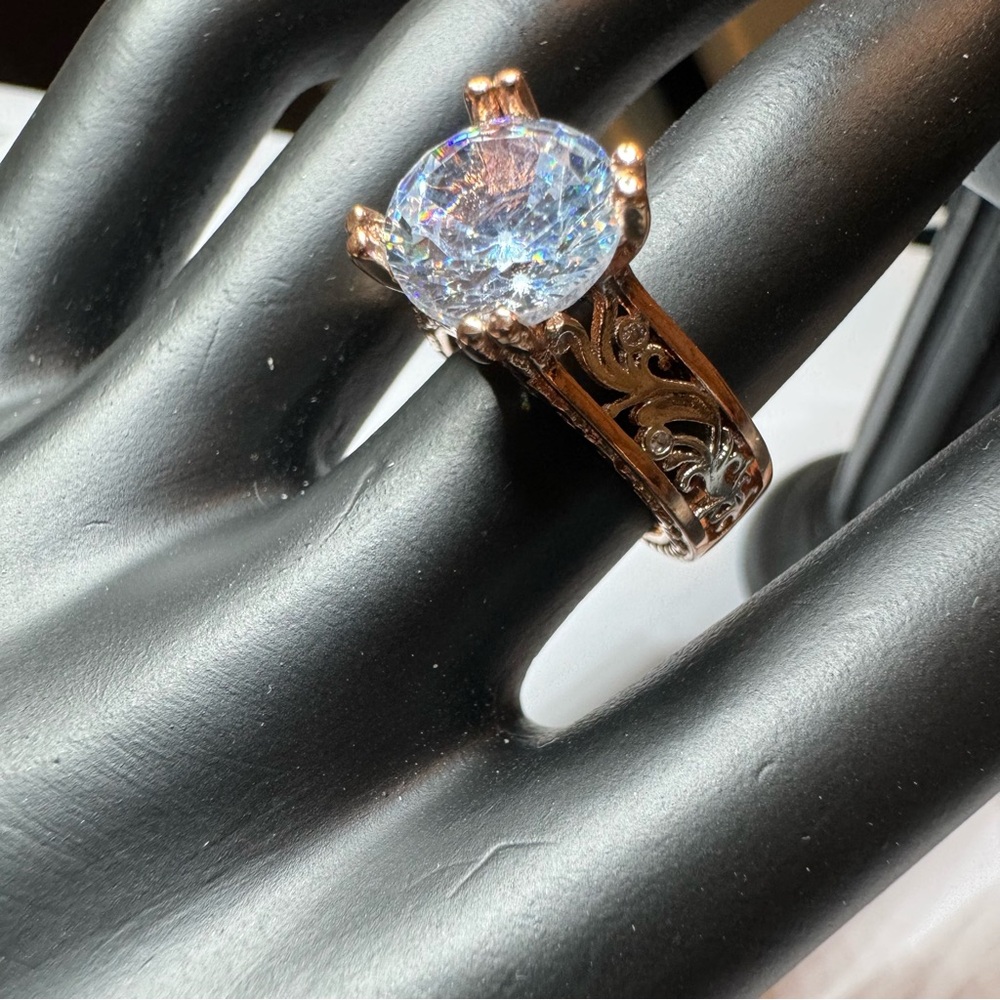NWT Rose Gold Solitaire Band - Picture 5 of 16